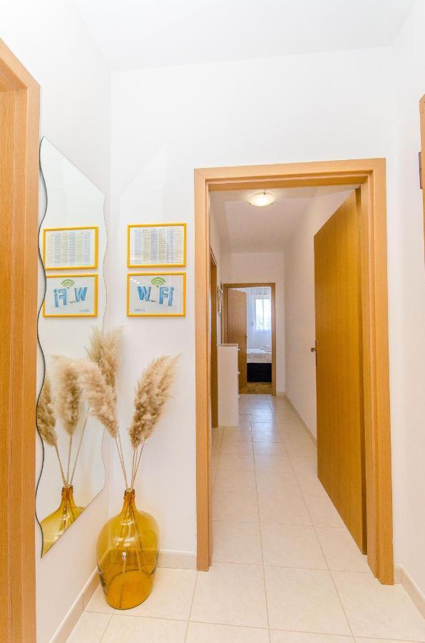 Spacious Apartment Smile With Terrace And Secure Garage Сплит Экстерьер фото