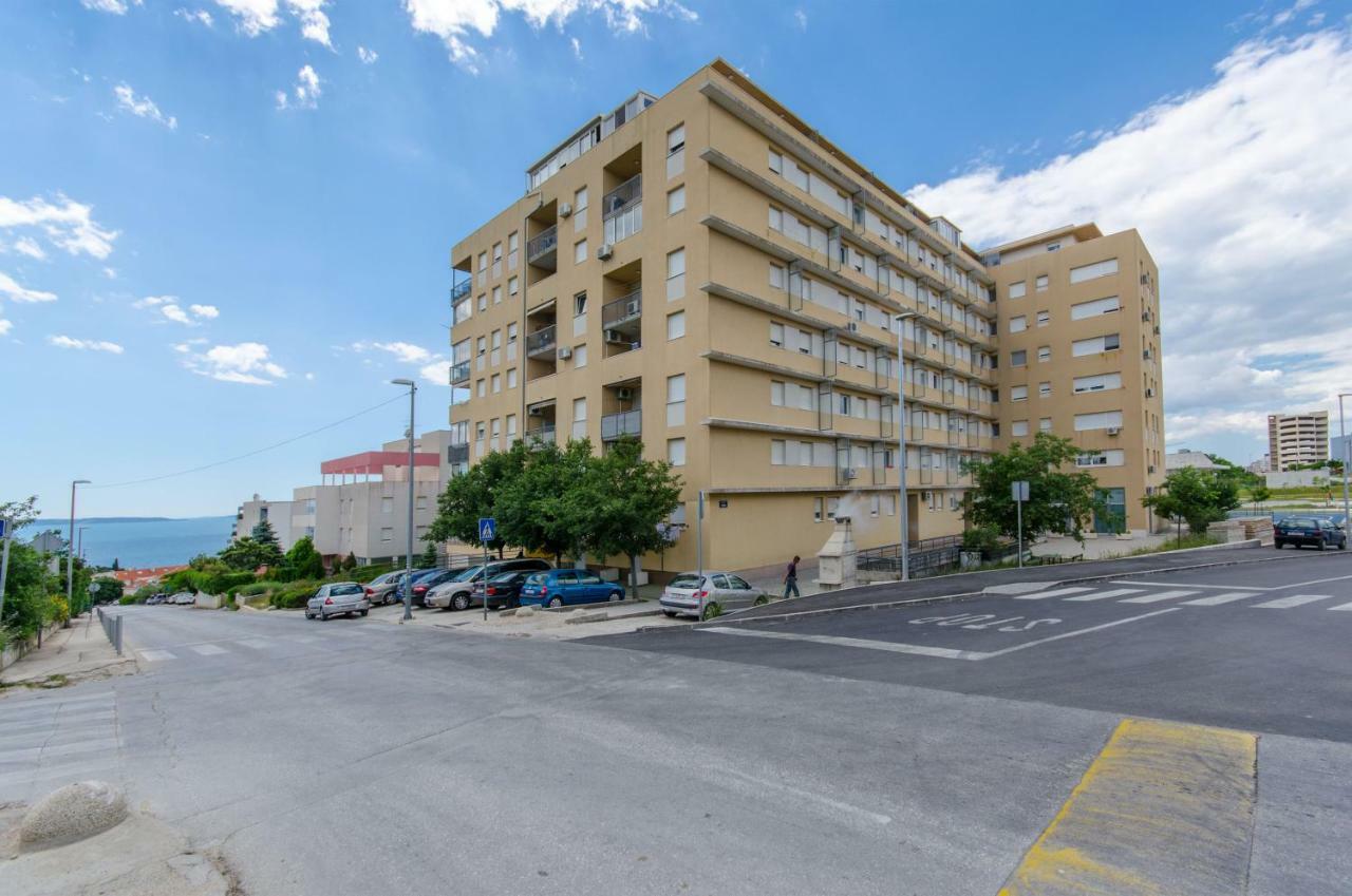 Spacious Apartment Smile With Terrace And Secure Garage Сплит Экстерьер фото